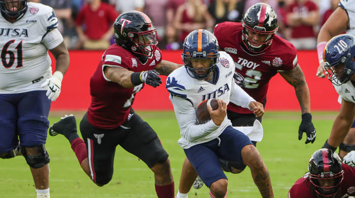UTSA QB Frank Harris runs for a gain against Troy.